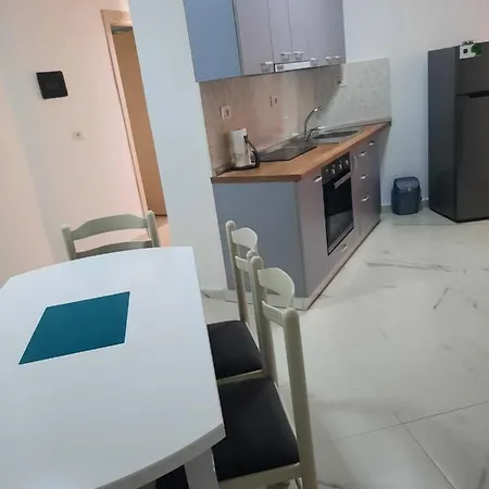 Nela Apartamento Golem (Tirana)