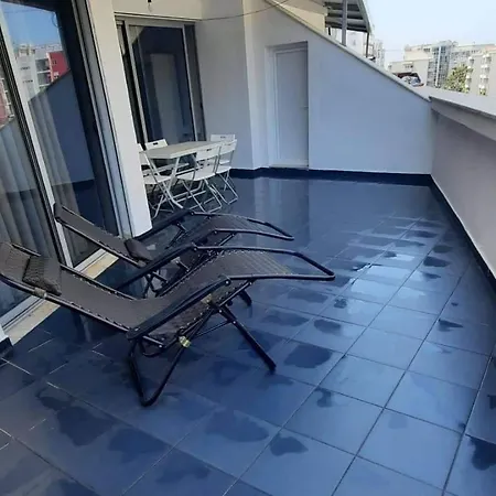 Nela Apartamento Golem (Tirana)
